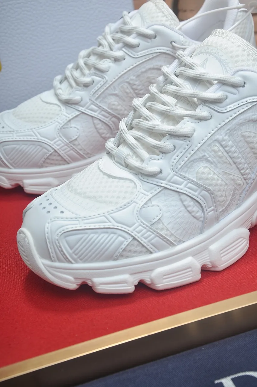 Men's shoes 💰: 640💶 (couples model) Brand: Dior (Dior) Standard code: Women's code 35-40. Men's code 38-44 (45 customized) Grade: Same as the official website Material: Top-quality original cowhide stitching Original wear-resistant and lightweight outsole Style category: Fashionable casual shoes Distinguished luxury brand elements top luxury Color: Actual picture color